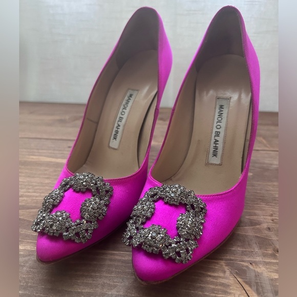 MANOLO BLAHNIK “HANGISI” Fuchsia Satin Jewel Buckle Pumps-Size 6 (AUTHENTICATED) - Picture 10 of 16